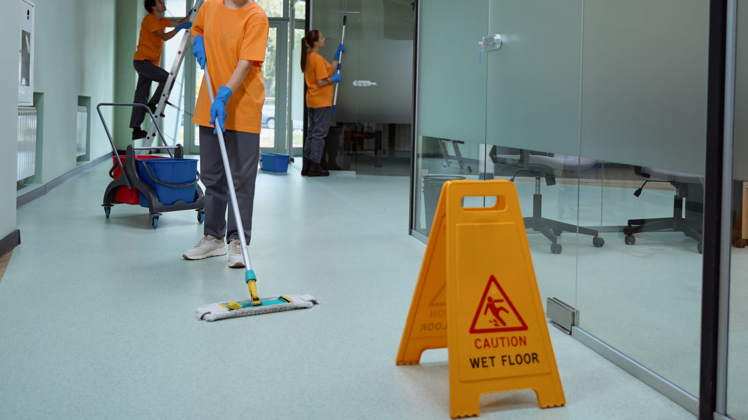 How to Choose the Right Commercial Cleaner for Your Business